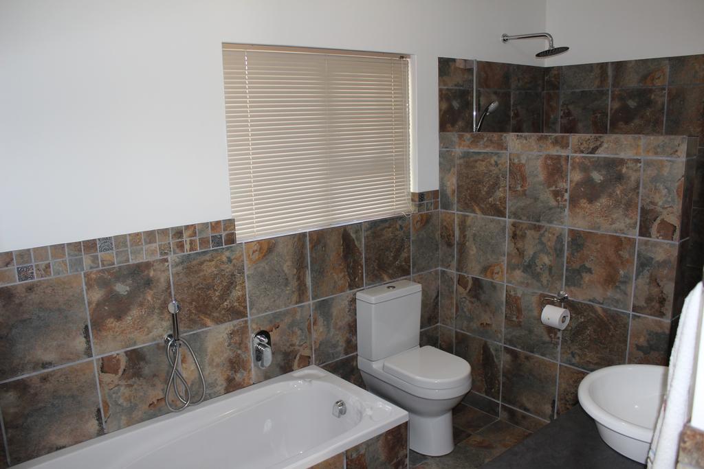 Van Biljon Cottage No Loadshedding Oudtshoorn Bagian luar foto