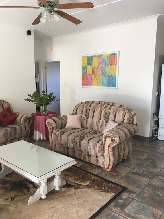 Van Biljon Cottage No Loadshedding Oudtshoorn Bagian luar foto