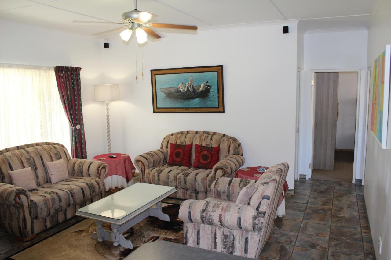 Van Biljon Cottage No Loadshedding Oudtshoorn Bagian luar foto